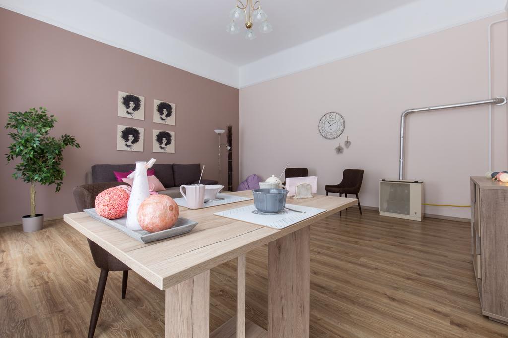 Bpm: Dob70 Classic Apartment In Downtown Budapest Værelse billede