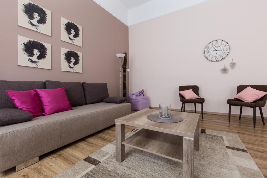 Bpm: Dob70 Classic Apartment In Downtown Budapest Værelse billede