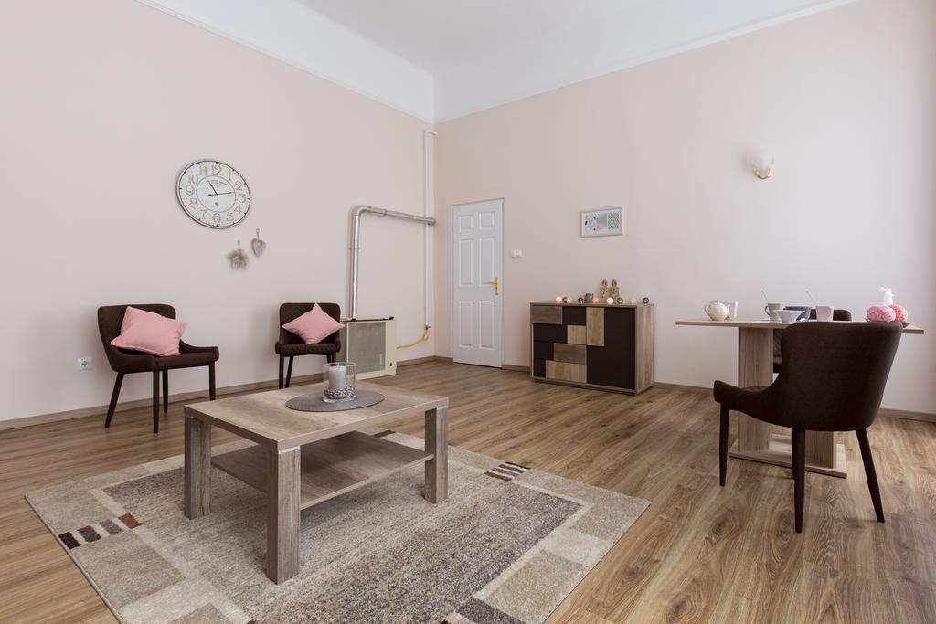 Bpm: Dob70 Classic Apartment In Downtown Budapest Værelse billede