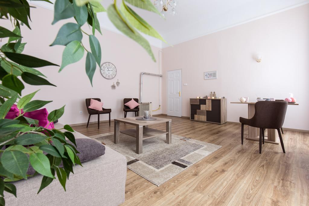 Bpm: Dob70 Classic Apartment In Downtown Budapest Værelse billede