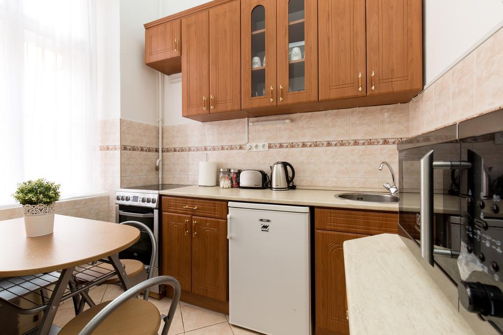 Bpm: Dob70 Classic Apartment In Downtown Budapest Værelse billede